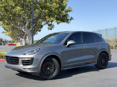 2017 Porsche Cayenne GTS