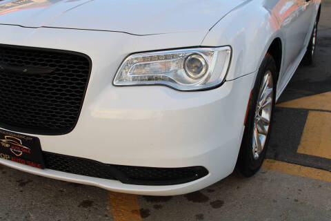 2017 Chrysler 300 Limited