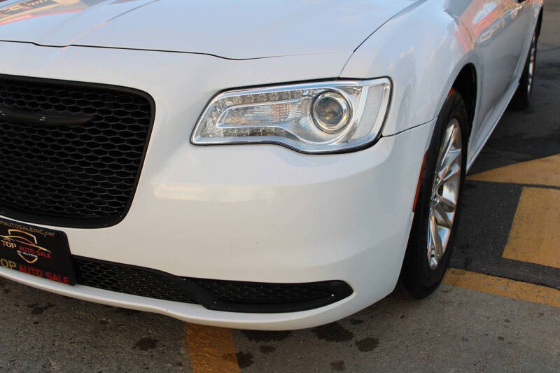 2017 Chrysler 300 Limited