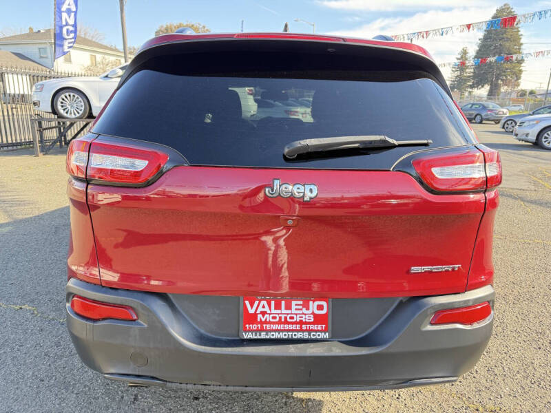 2016 Jeep Cherokee Sport