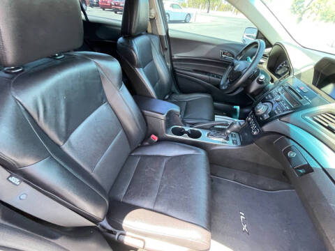 2013 Acura ILX 2.0L w/Tech