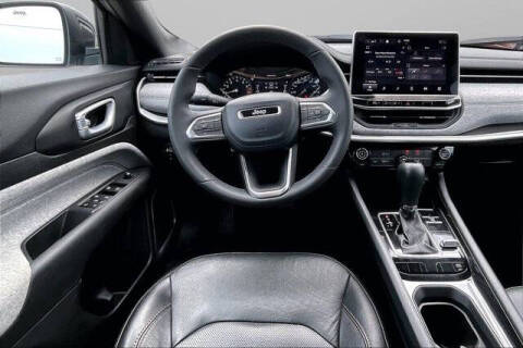 2023 Jeep Compass Latitude Lux
