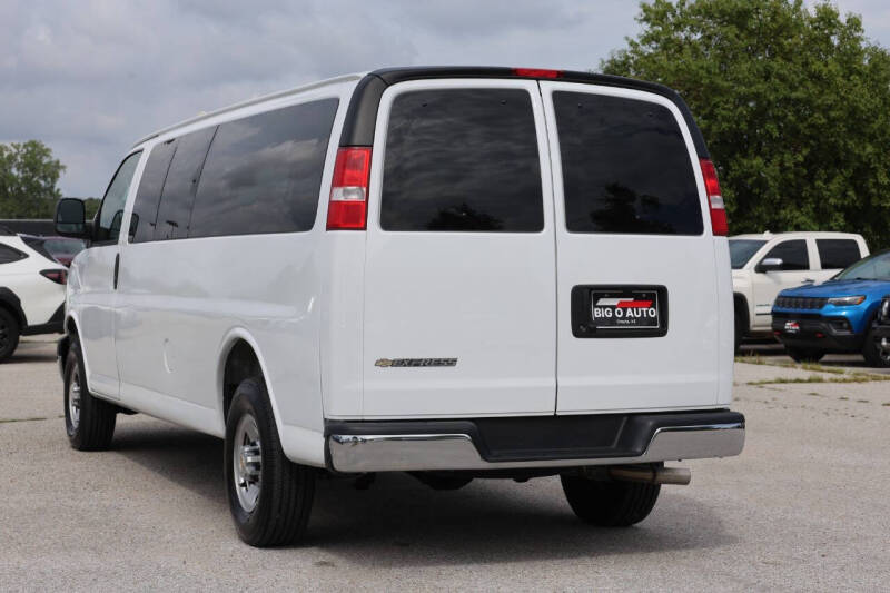 2025 Chevrolet Express LT 3500