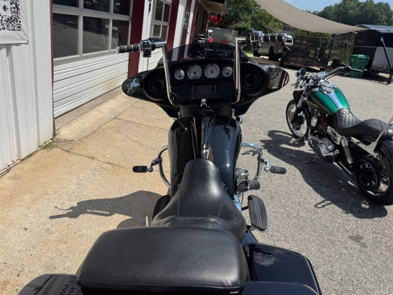2017 Harley-Davidson FLHX -