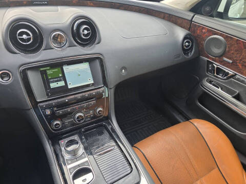 2017 Jaguar XJ R-Sport