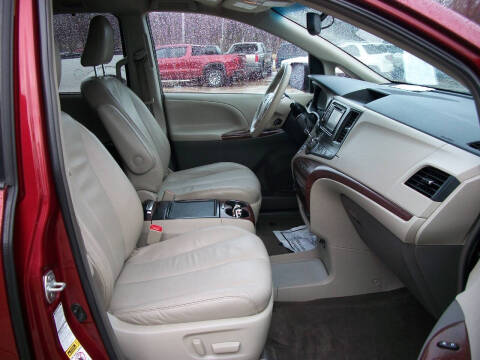 2013 Toyota Sienna Limited 7-Passenger