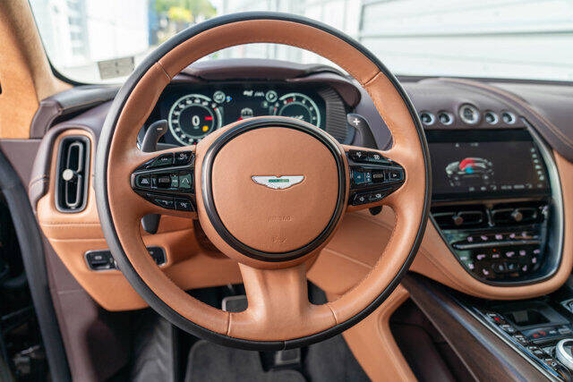 2021 Aston Martin DBX
