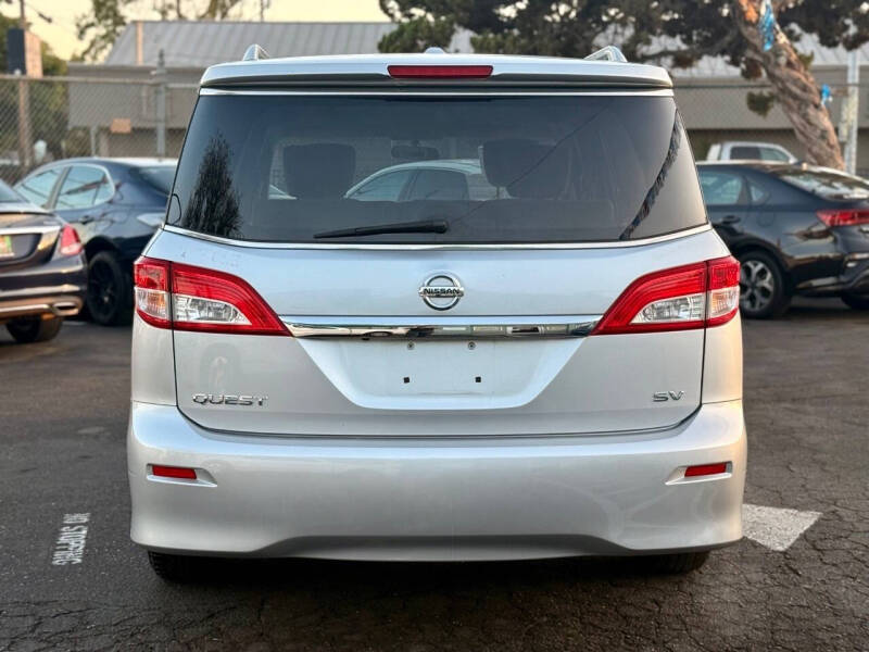 2017 Nissan Quest SV