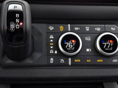 2025 Land Rover Defender 130 V8 P500