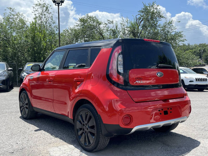 2017 Kia Soul +