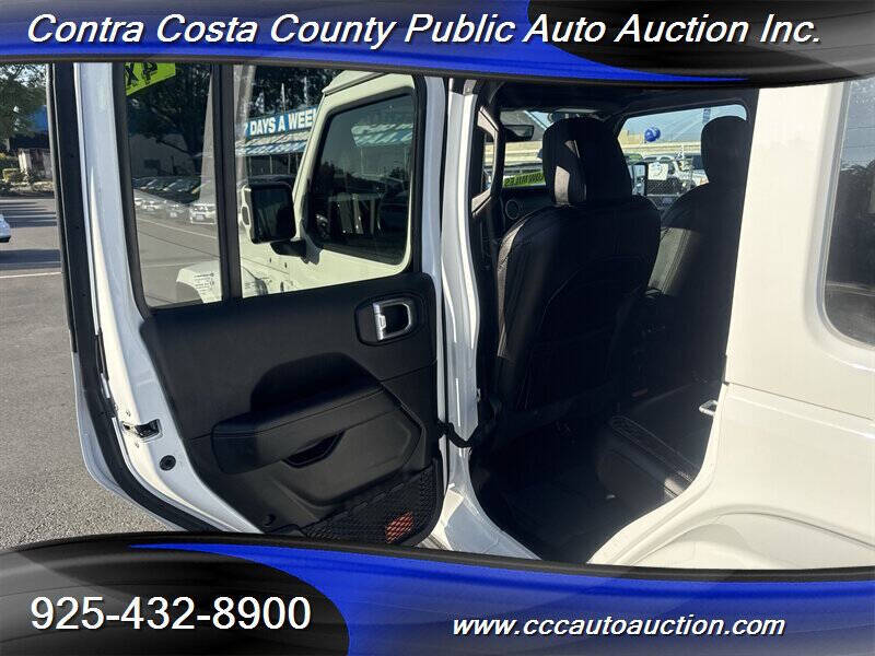 2021 Jeep Wrangler Unlimited Sahara Altitude