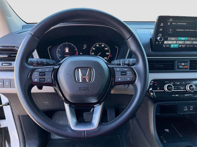 2024 Honda Pilot EX-L w/Rear Captain's Chairs