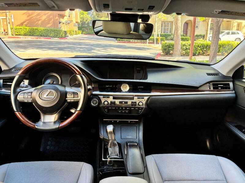 2017 Lexus ES 350
