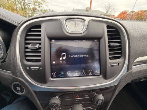 2017 Chrysler 300 Limited