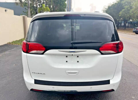 2018 Chrysler Pacifica Touring L