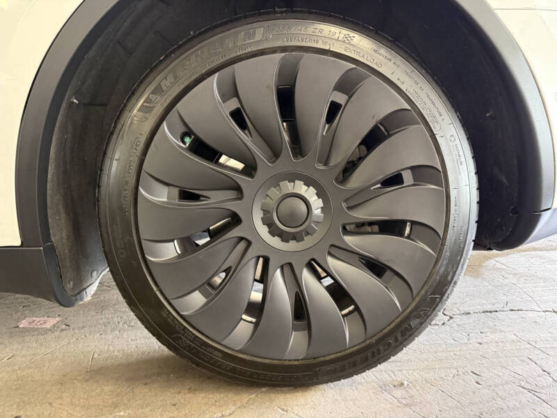 2022 Tesla Model Y Long Range - Photo 16