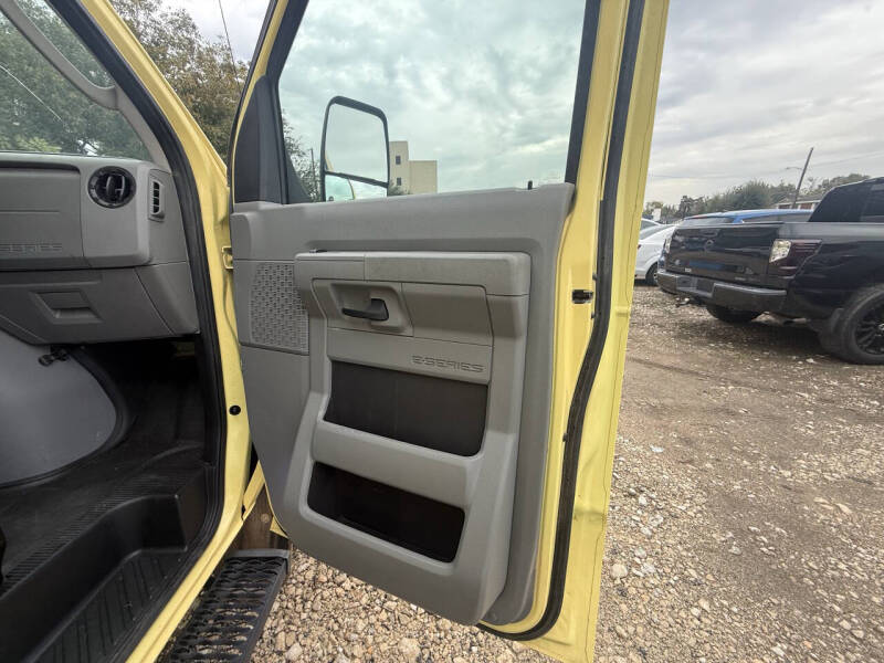 2019 Ford E-Series E-450 SD