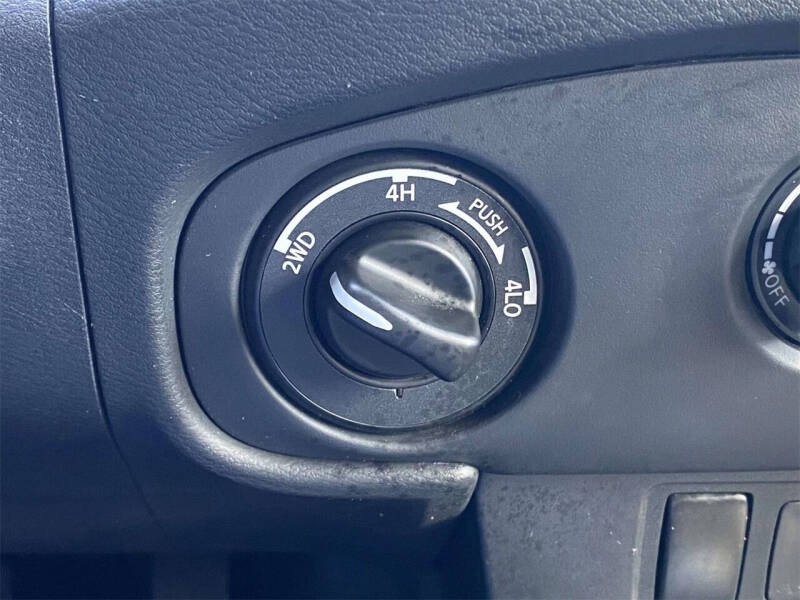 2023 Nissan Frontier SV