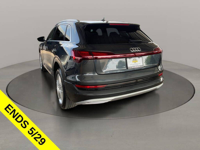 2019 Audi e-tron quattro Premium Plus