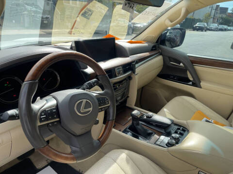 2016 Lexus LX 570