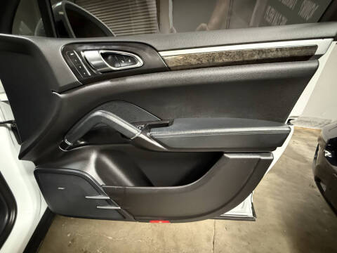 2016 Porsche Cayenne S E-Hybrid