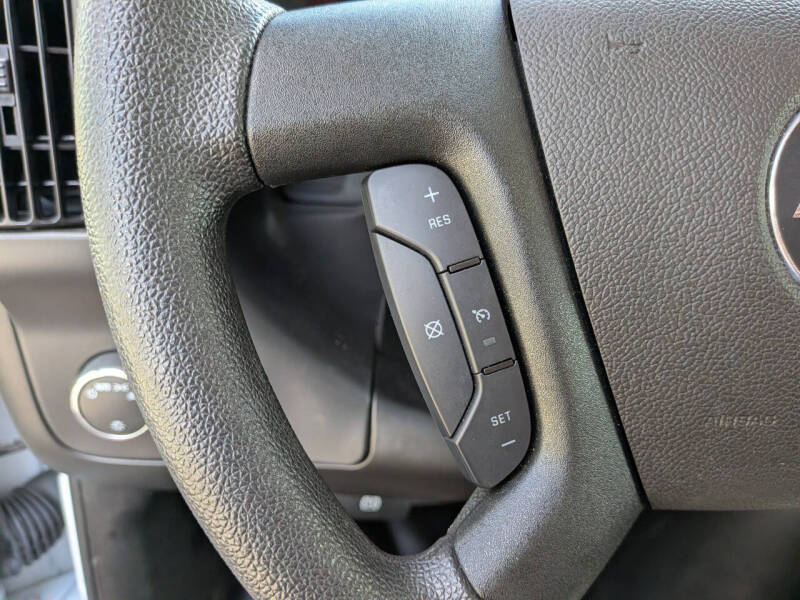 2025 Chevrolet Express 2500