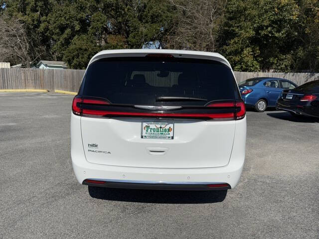 2023 Chrysler Pacifica Touring