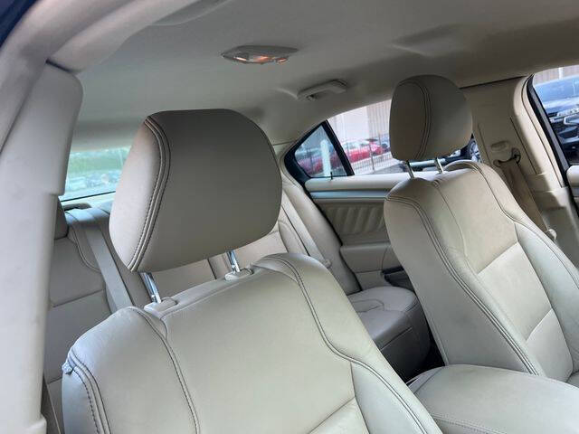 2016 Ford Taurus SEL