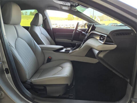 2024 Toyota Camry Hybrid SE