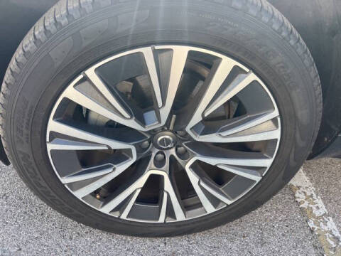 2021 Volvo XC90 T6 Momentum 7-Passenger