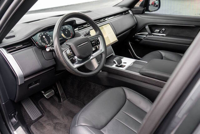 2025 Land Rover Range Rover 16
