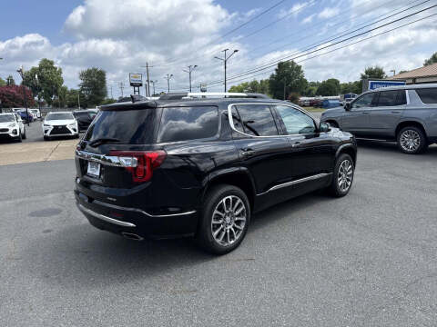 2023 GMC Acadia Denali