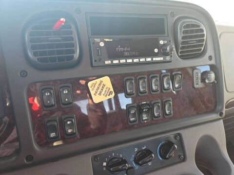 2022 Freightliner M2 106