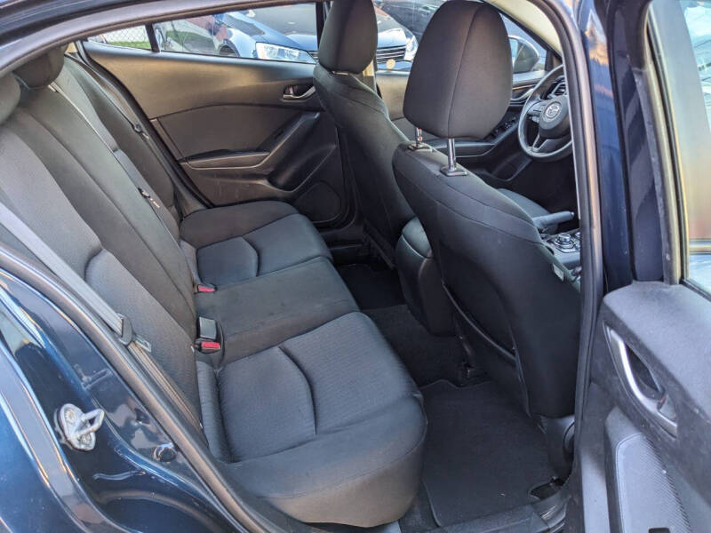 2015 Mazda MAZDA3 i Sport