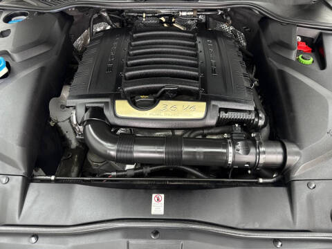 2018 Porsche Cayenne Platinum Edition