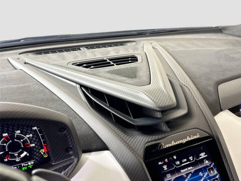 2024 Lamborghini Revuelto