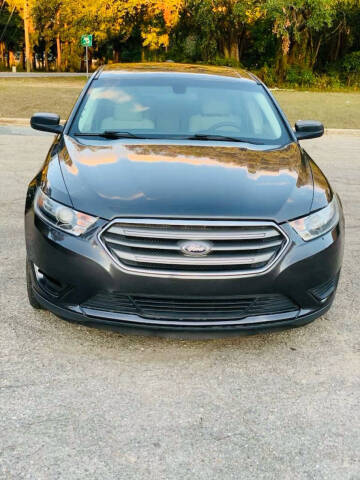 2018 Ford Taurus SE
