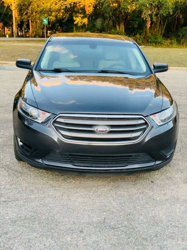 2018 Ford Taurus SE