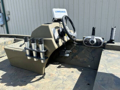 2017 Tracker Grizzly