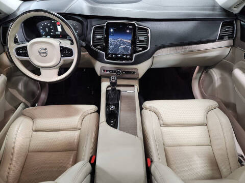 2022 Volvo XC90 T6 Inscription 6-Passenger