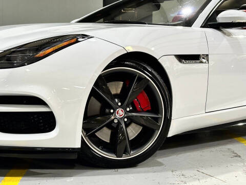 2018 Jaguar F-TYPE R