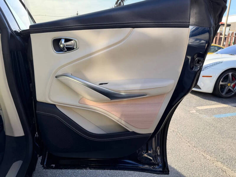 2021 Aston Martin DBX