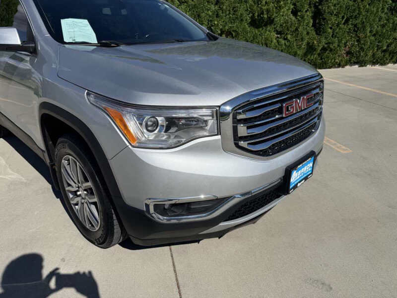 2017 GMC Acadia SLE-2