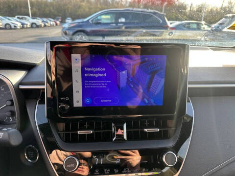 2025 Toyota Corolla Hatchback SE