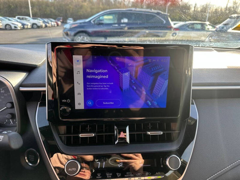 2025 Toyota Corolla Hatchback SE