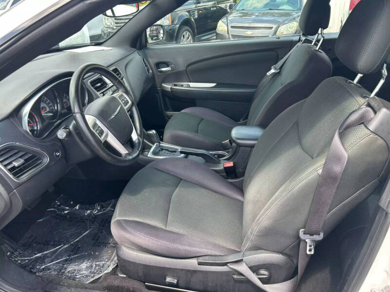 2012 Chrysler 200 Touring