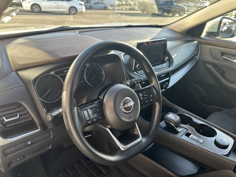 2022 Nissan Rogue SV