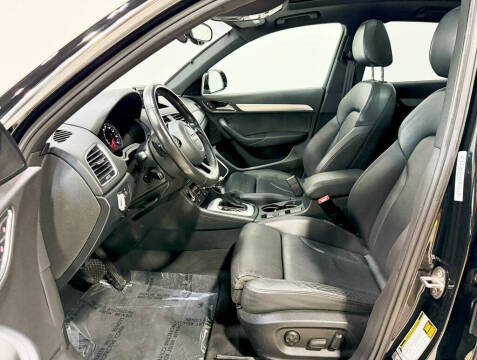 2015 Audi Q3 2.0T quattro Prestige