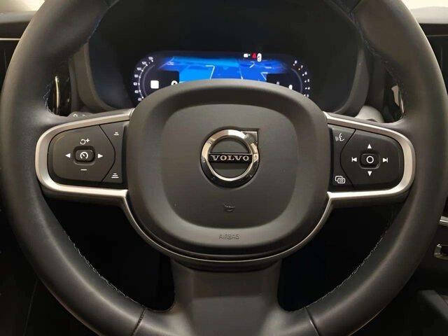 2025 Volvo XC60 B5 Core Dark Theme