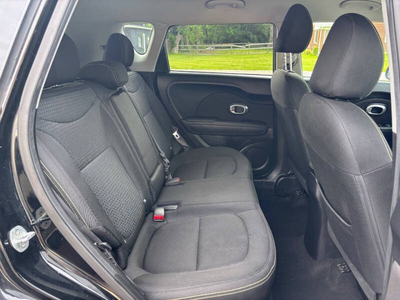 2016 Kia Soul +